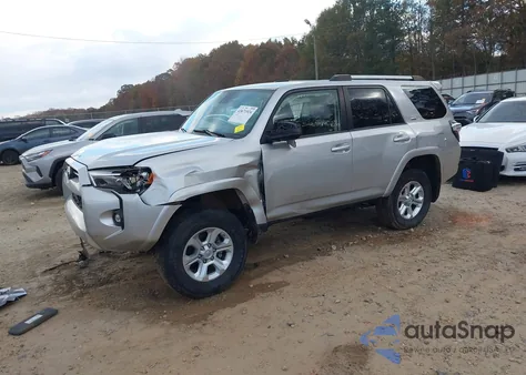 2021 Toyota 4Runner Sr5 z USA, uszkodzony, nr VIN JTEMU5JR9M5854523